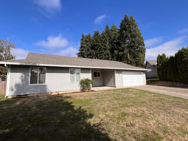 Building Photo - Snag This Rare Gem! 3 Bed, 2 Bath Ranch on a Large Lot