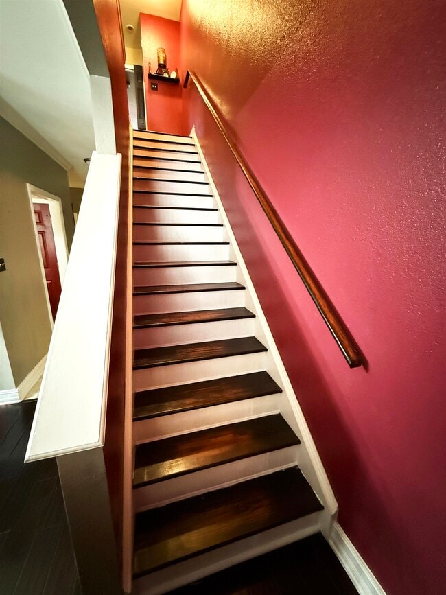 Building Photo - 1508 Crescent Hills Dr