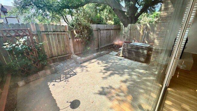 Building Photo - 8903 Trone Cir