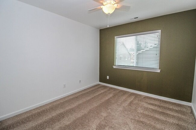 Building Photo - 13922 45th Dr SE