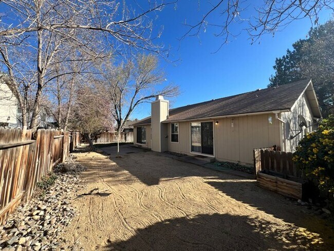 Building Photo - Refreshed Sparks Three Bedroom - Front Landscaping Included