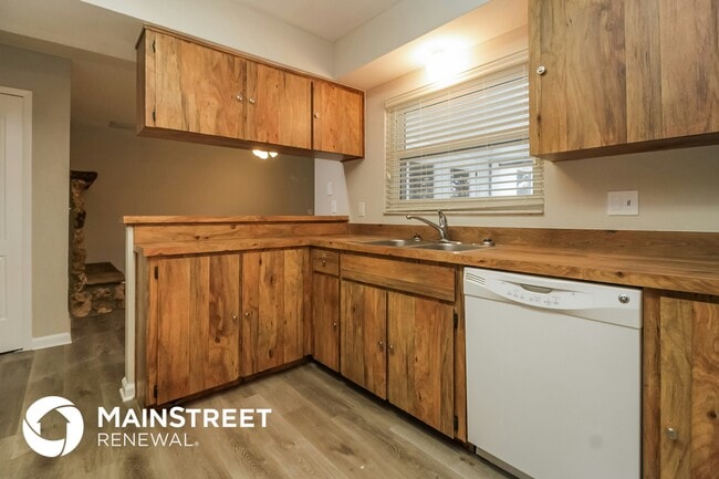 Building Photo - 1609 E Sandpiper Trail