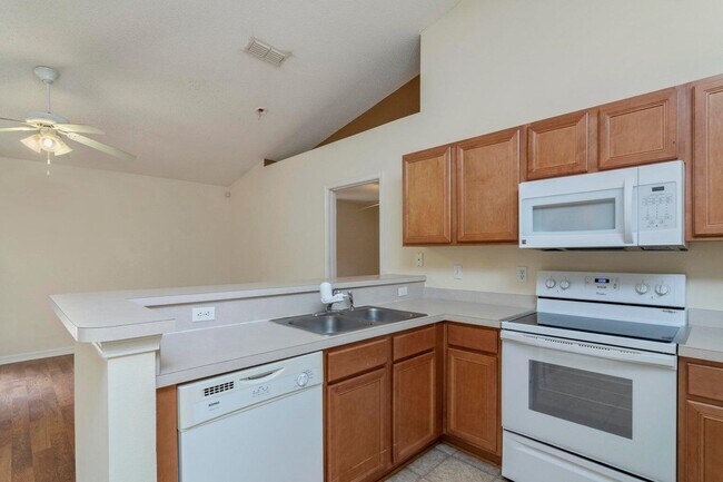 Building Photo - 168 Cabana Way