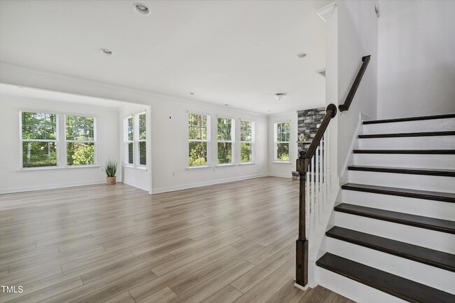 Building Photo - 130 Silent Brk Trl