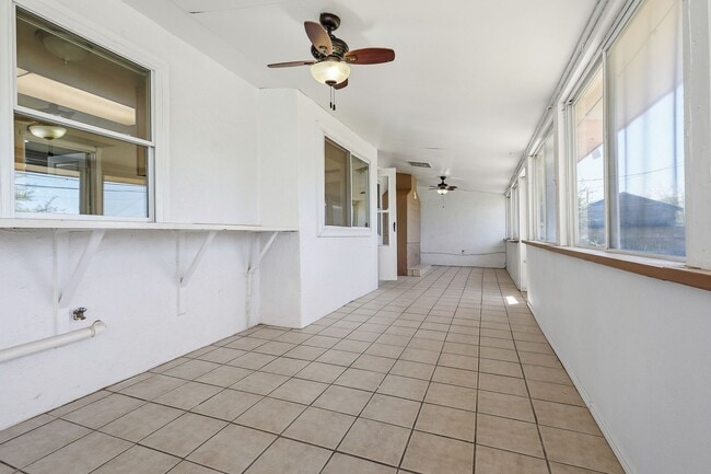 Building Photo - Three Bedroom Home with Bonus Room