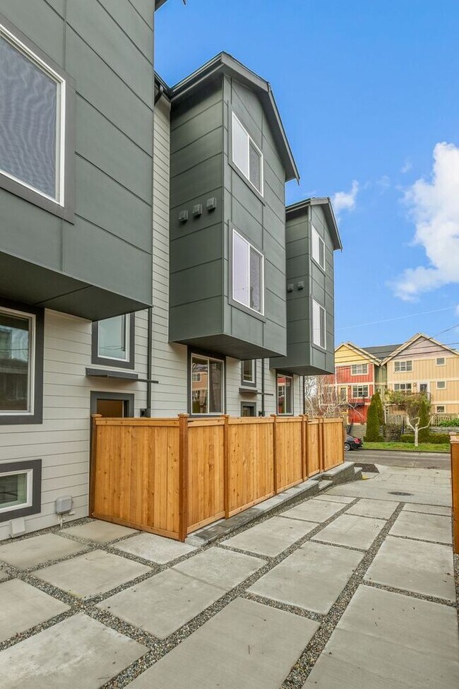 Building Photo - Stunning Brand-New Ballard Townhome with Air Conditioning