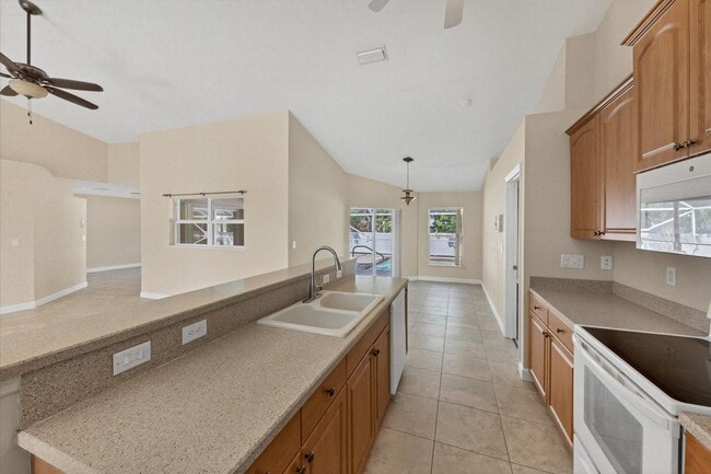 Building Photo - South Venice Annual Pool Home for Rent