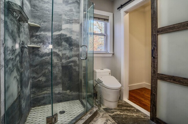 Building Photo - 40 Grant St