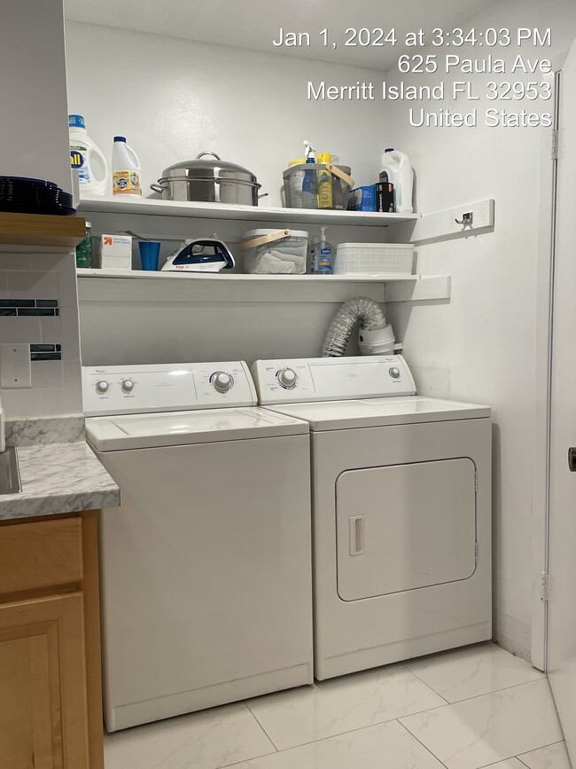 Building Photo - 625 Paula Ave