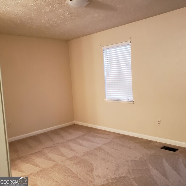 Building Photo - 5871 N Castlegate Dr