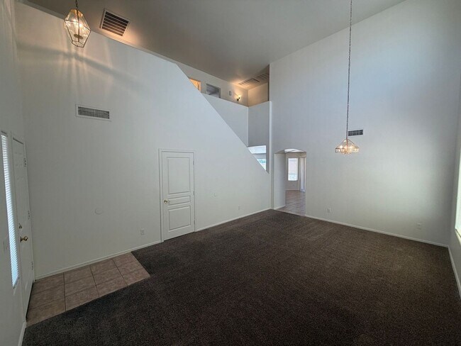 Building Photo - 6631 S 18th Ln