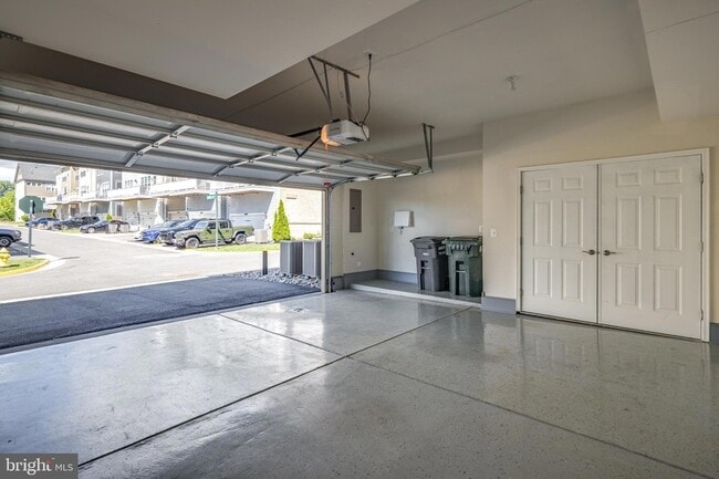 Building Photo - 1705 Cottonwood Grove Rd
