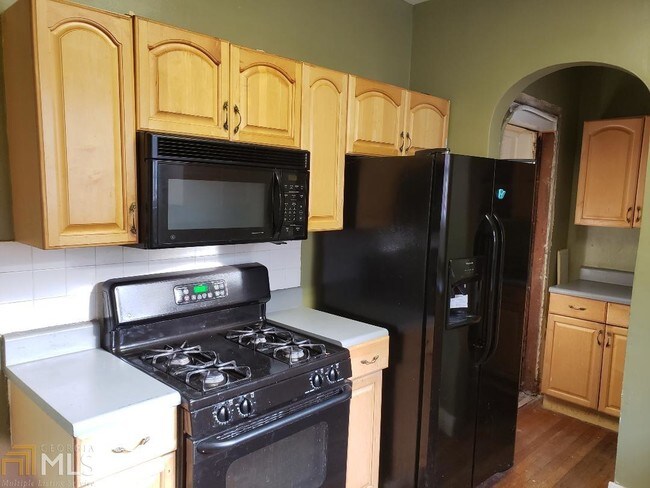 Building Photo - 586 Shannon Dr SW