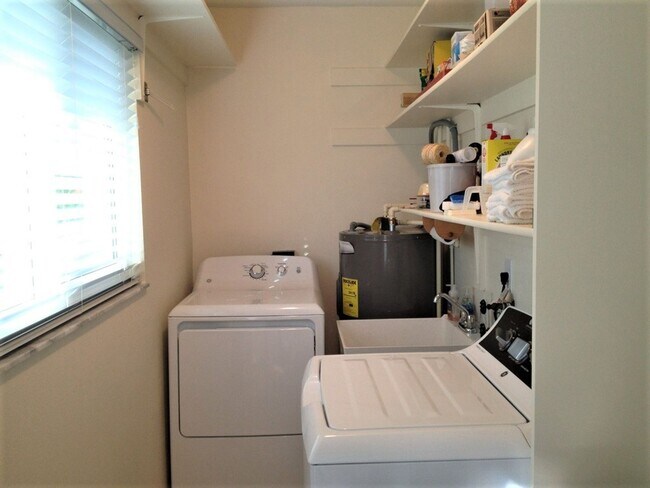 Building Photo - 2BR/2BA Detached Villa near the Atlanta Braves Stadium!