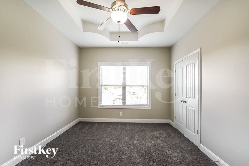 Building Photo - 1315 Golden Eagle Way