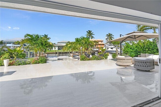 Building Photo - 1425 SW Egret Way