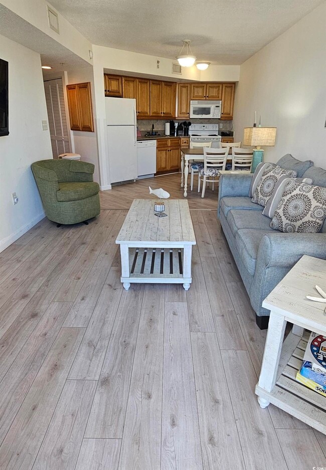 Building Photo - 7100 N Ocean Blvd