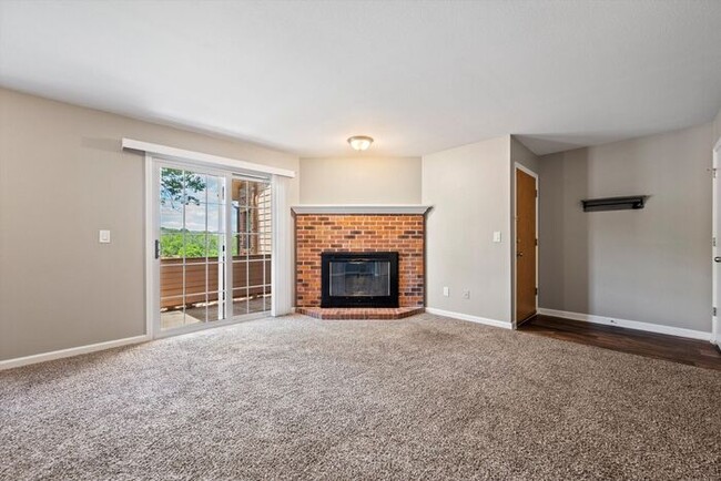 Building Photo - 701 Canyon Dr