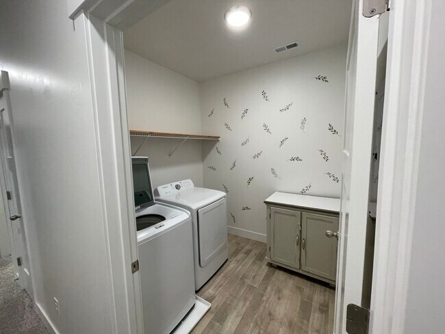 Building Photo - 1886 3330 W