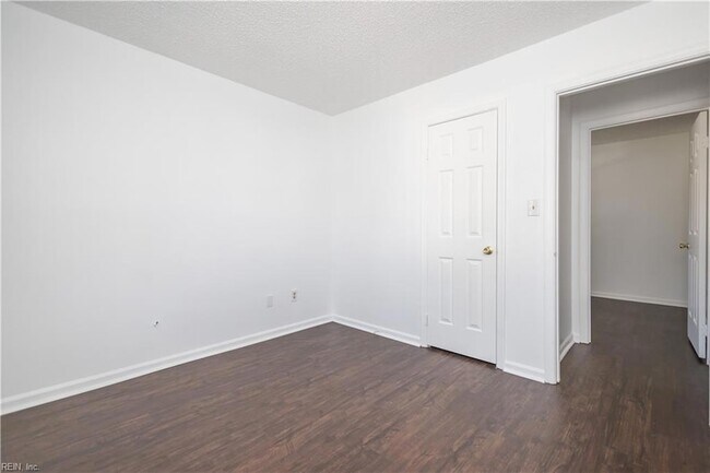 Building Photo - 908 Vincent Ct