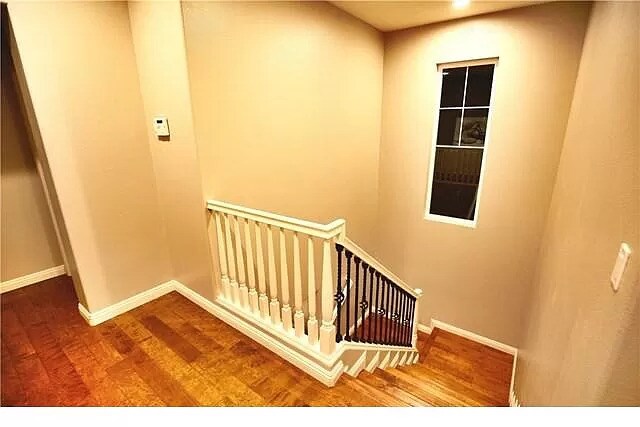 Building Photo - 15761 Crestwood Ave