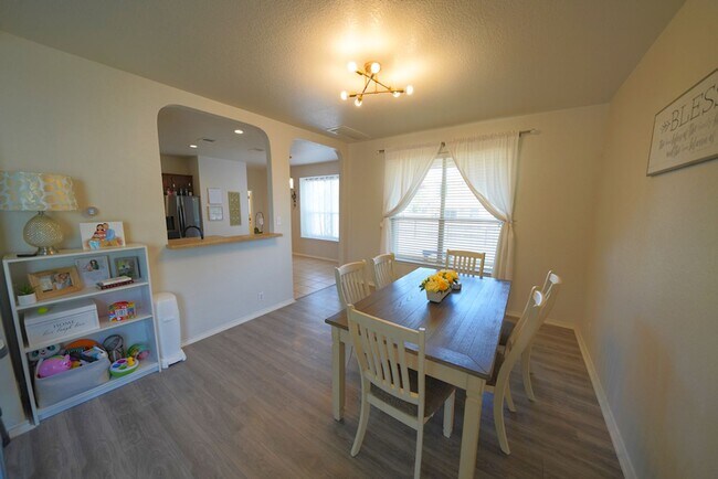 Building Photo - Spacious Schertz Home with Game Room - Realtor Commission: $500
