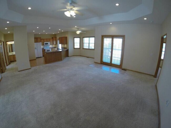 Building Photo - 808 Medary Ave S