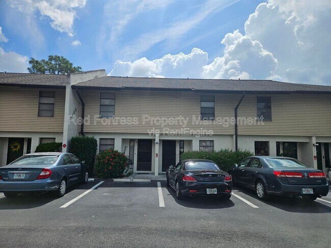 Building Photo - 2135 Crystal Dr