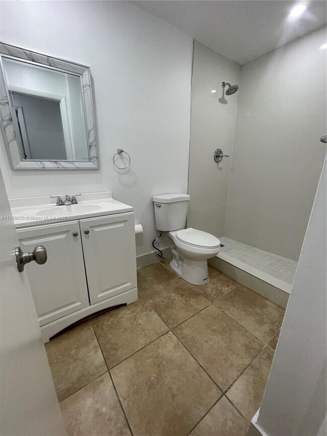Building Photo - 8607 SW 68th Ct