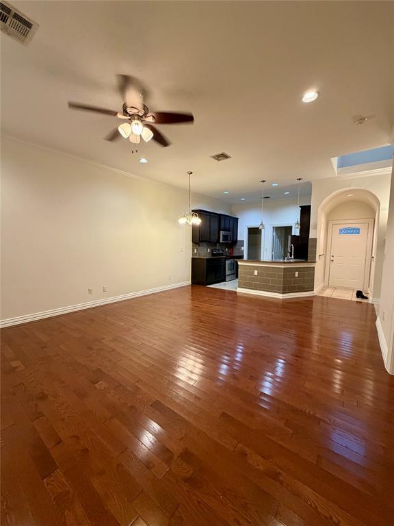 Building Photo - 398 Mesa Dr