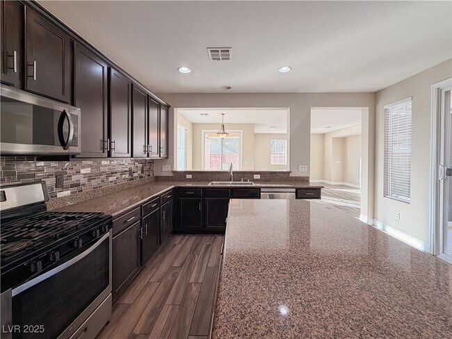 Building Photo - 10733 Mentesana Ave