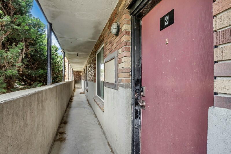 Building Photo - 4371 S Fairbourne Ave