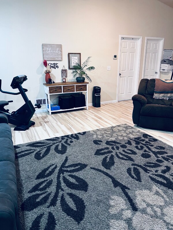 Building Photo - 9814 Sunrise Cir