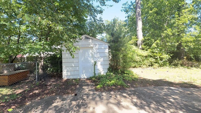 Building Photo - Charming 2BR with Sunroom, Hardwood Floors & Lawn Care Included