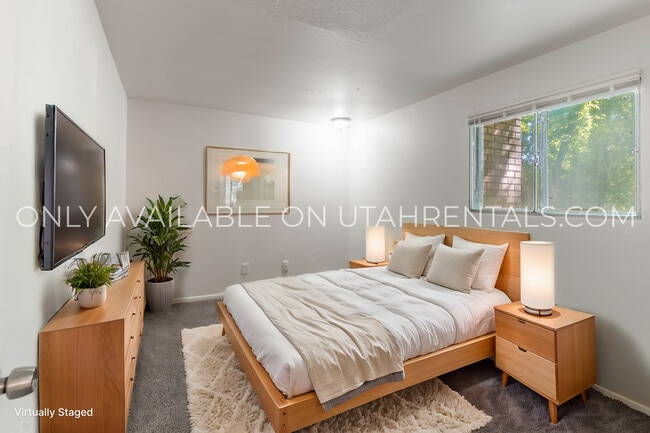 Building Photo - 4896 S Highland Cir