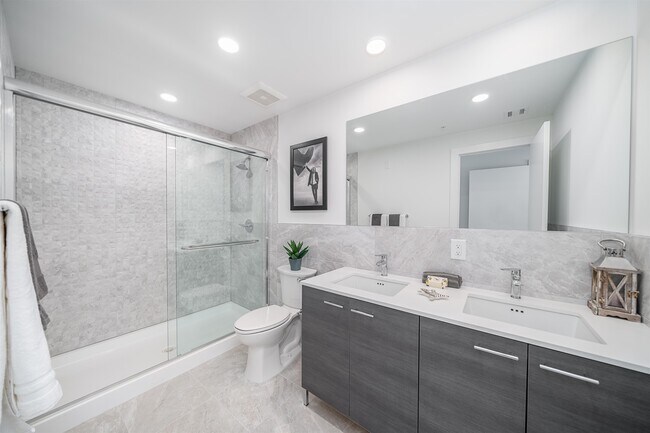 Building Photo - 418 Palisade Ave