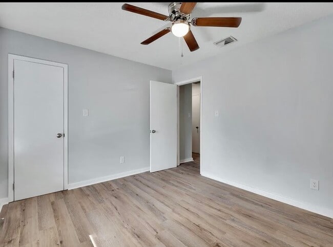Building Photo - 3296 Nekoma Ln