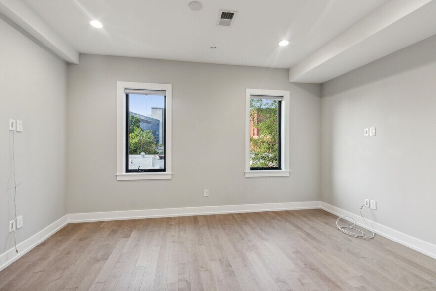 Building Photo - 3828 Baring St