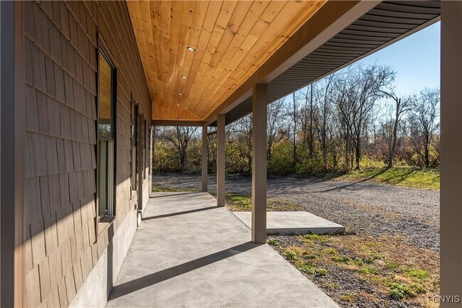 Building Photo - 118a Kirkland Ave