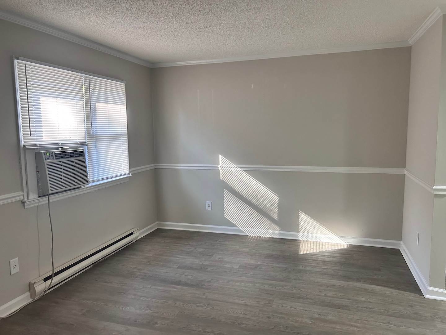 Building Photo - 2204 Delta Pl