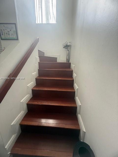 Building Photo - 1177 Sussex Dr