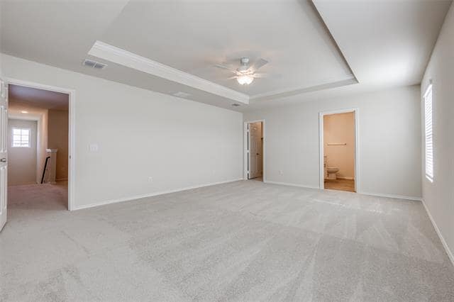 Building Photo - 877 Table Rock St