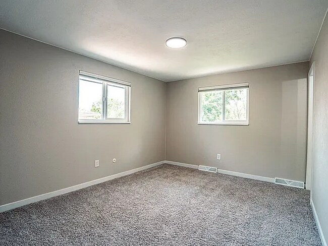Building Photo - Remodeled 3 bedroom, 3 bath home with additional non-conforming bedroom in basement
