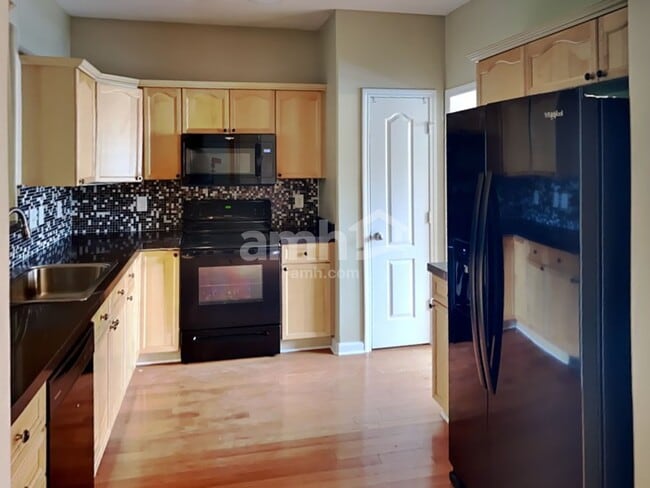 Building Photo - 1403 Bern Dr