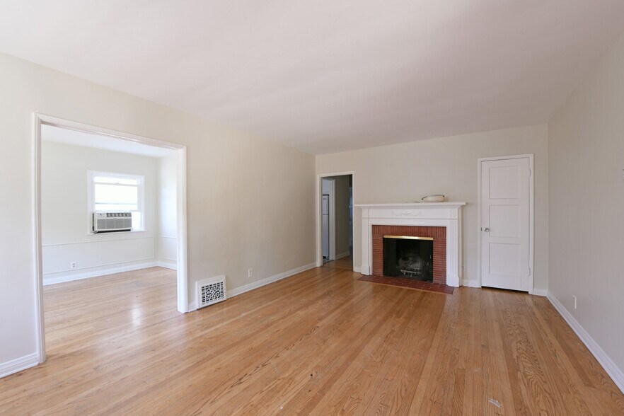 Building Photo - 11061 Ohio Ave