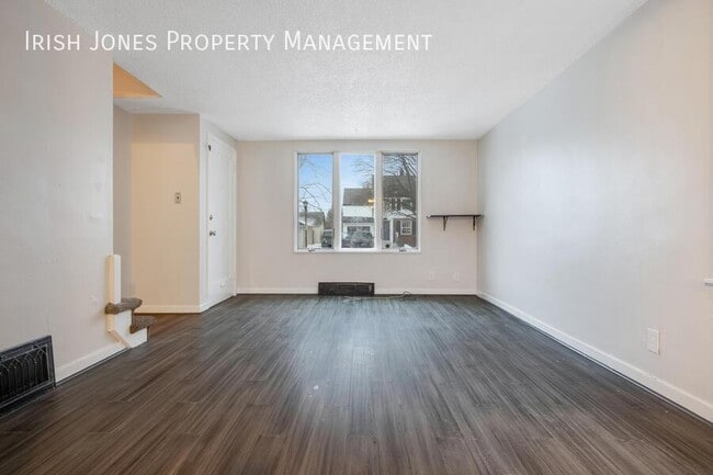 Building Photo - 15 Arbour Ln