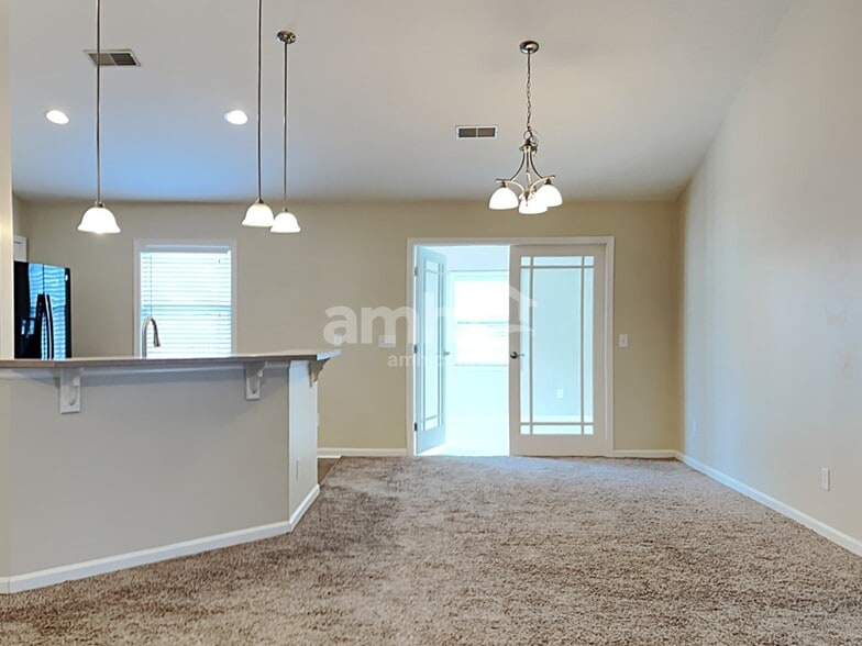 Building Photo - 128 Heartstone Cir