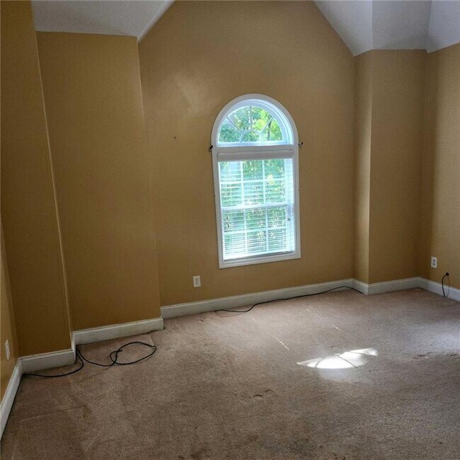 Building Photo - 635 Syreeta Ln