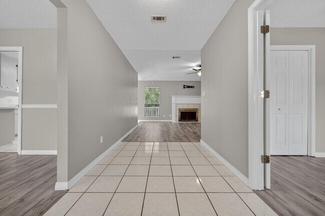 Building Photo - 3 Neptune Dr