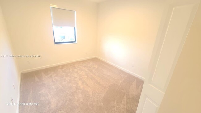 Building Photo - 226 SW 159th Ct